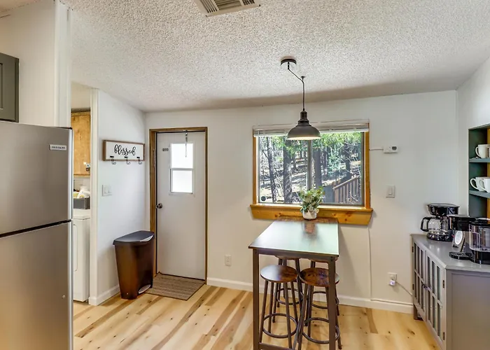 1 Mi To Woodland Lake! W/ Dog-friendly Yard * Pinetop-Lakeside