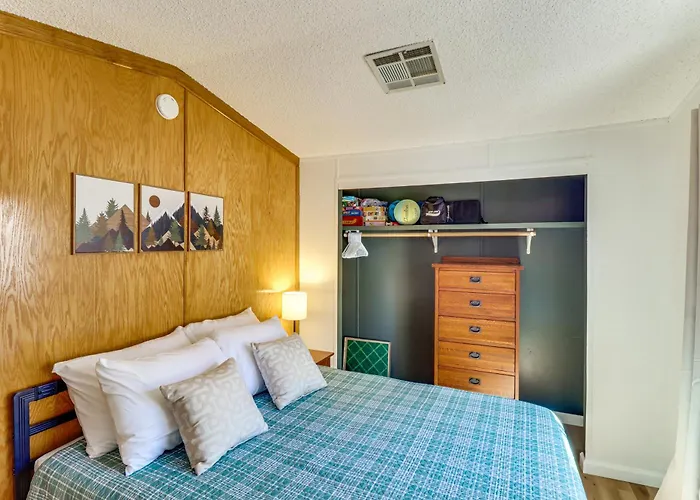1 Mi To Woodland Lake! W/ Dog-friendly Yard