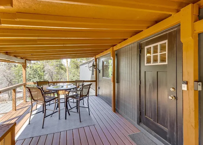 Holiday home 1 Mi To Woodland Lake! W/ Dog-friendly Yard