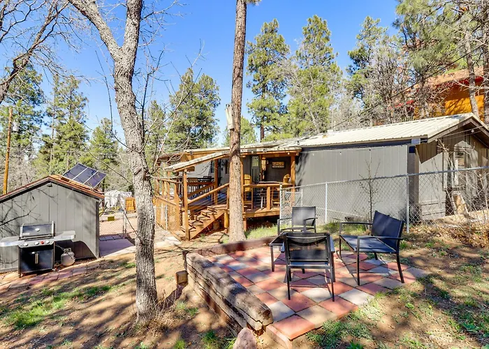 1 Mi To Woodland Lake! W/ Dog-friendly Yard * Pinetop-Lakeside